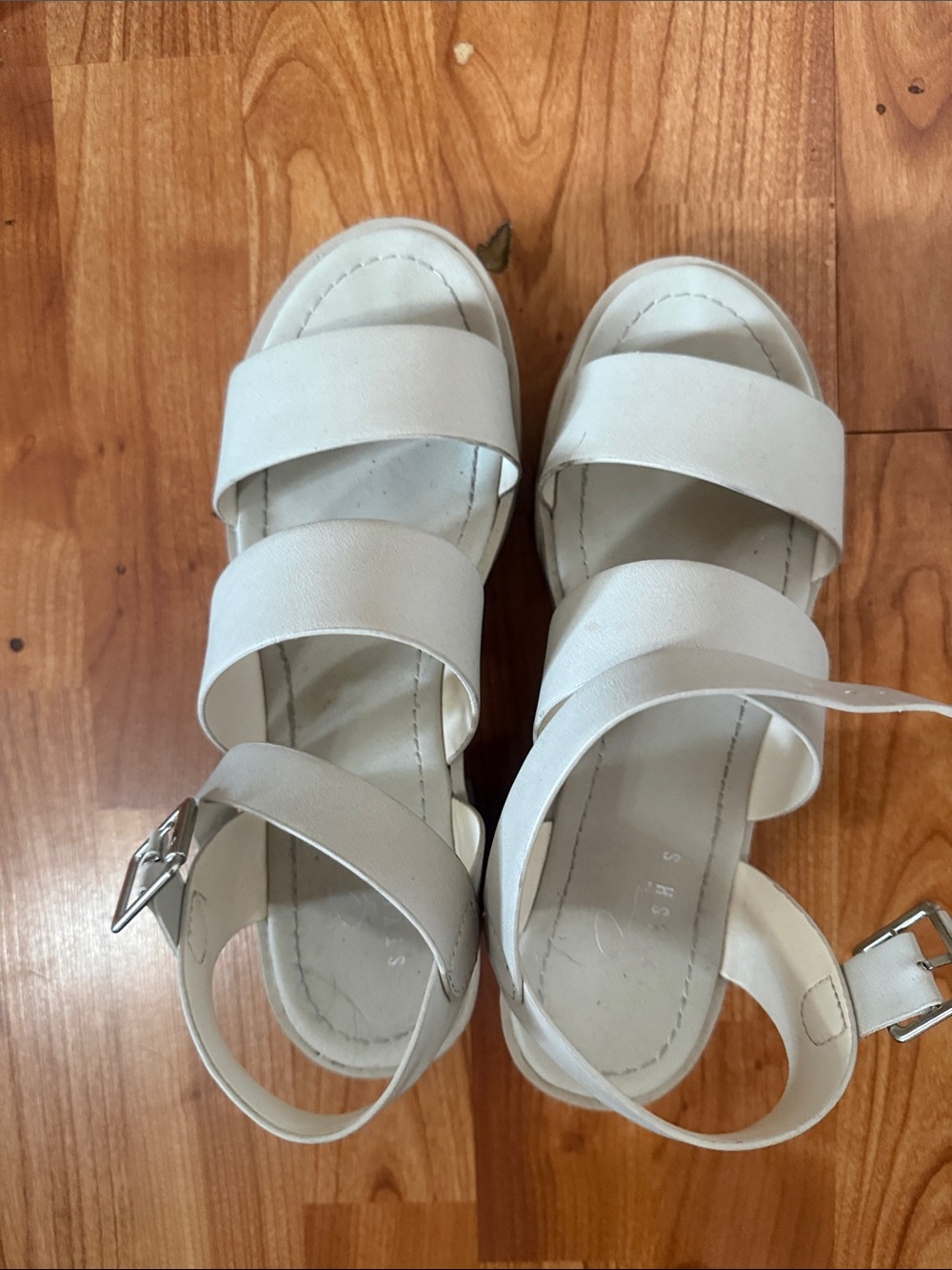 Women’s White Strappy Flat Sandals with Ankle Buckle